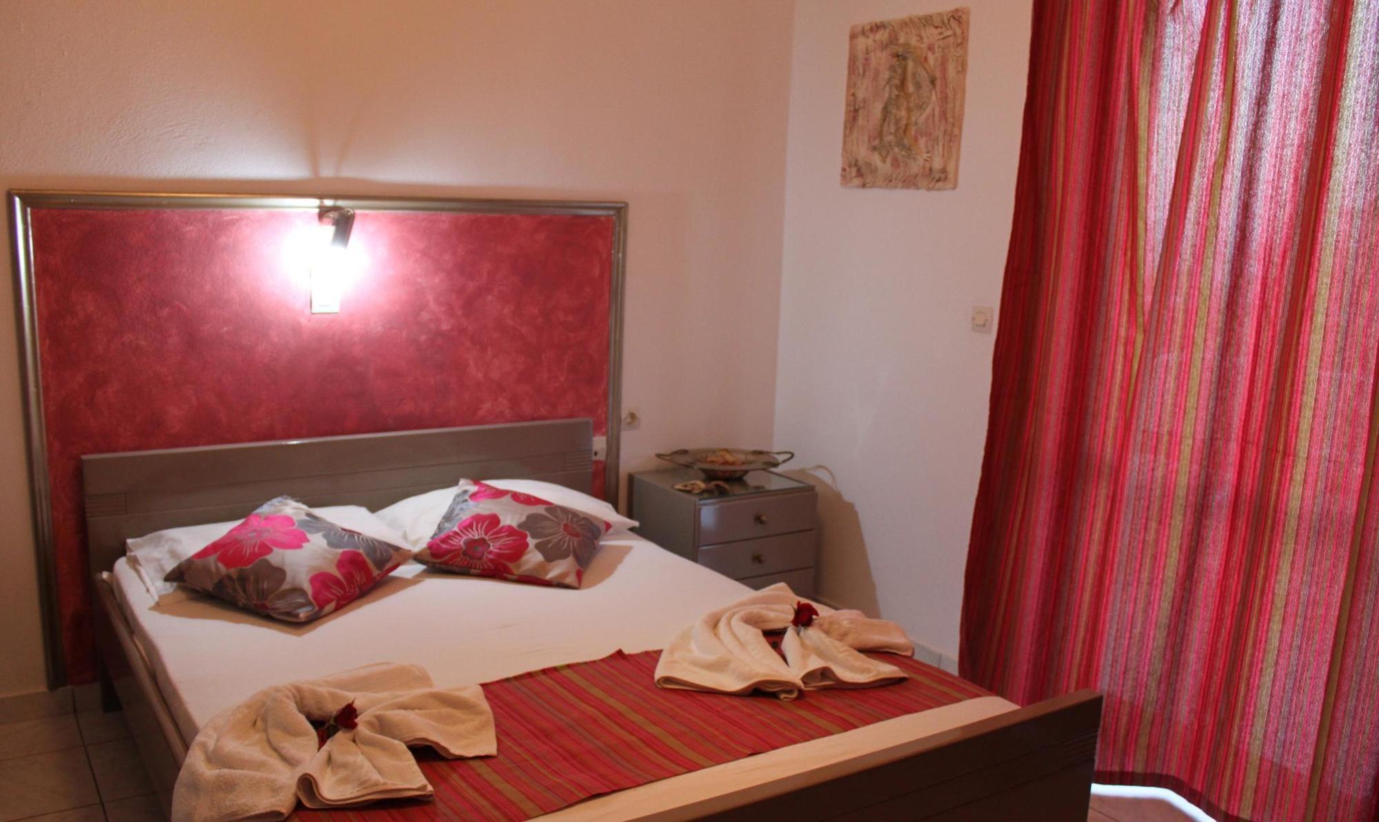 Silver Sun Studios & Apartments Малиа Екстериор снимка