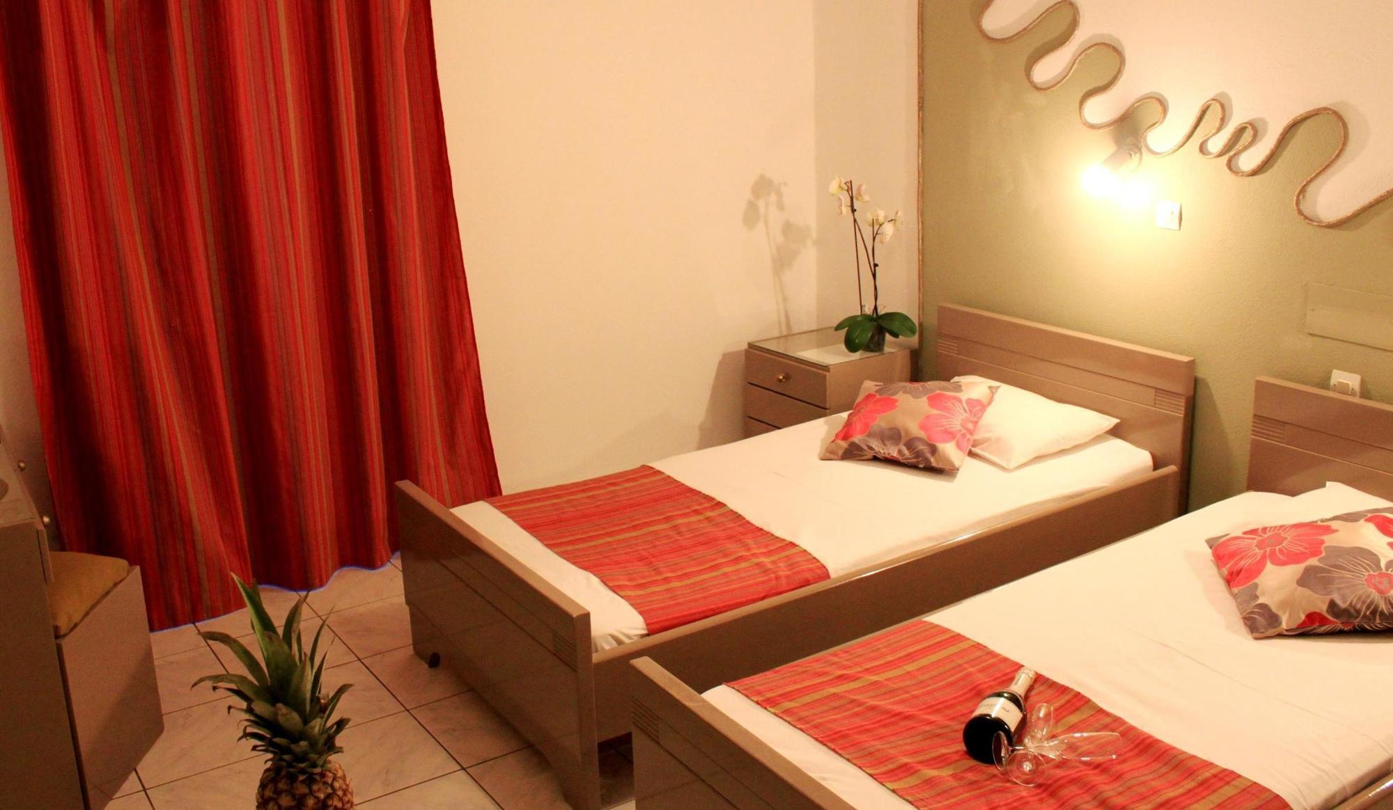 Silver Sun Studios & Apartments Малиа Екстериор снимка