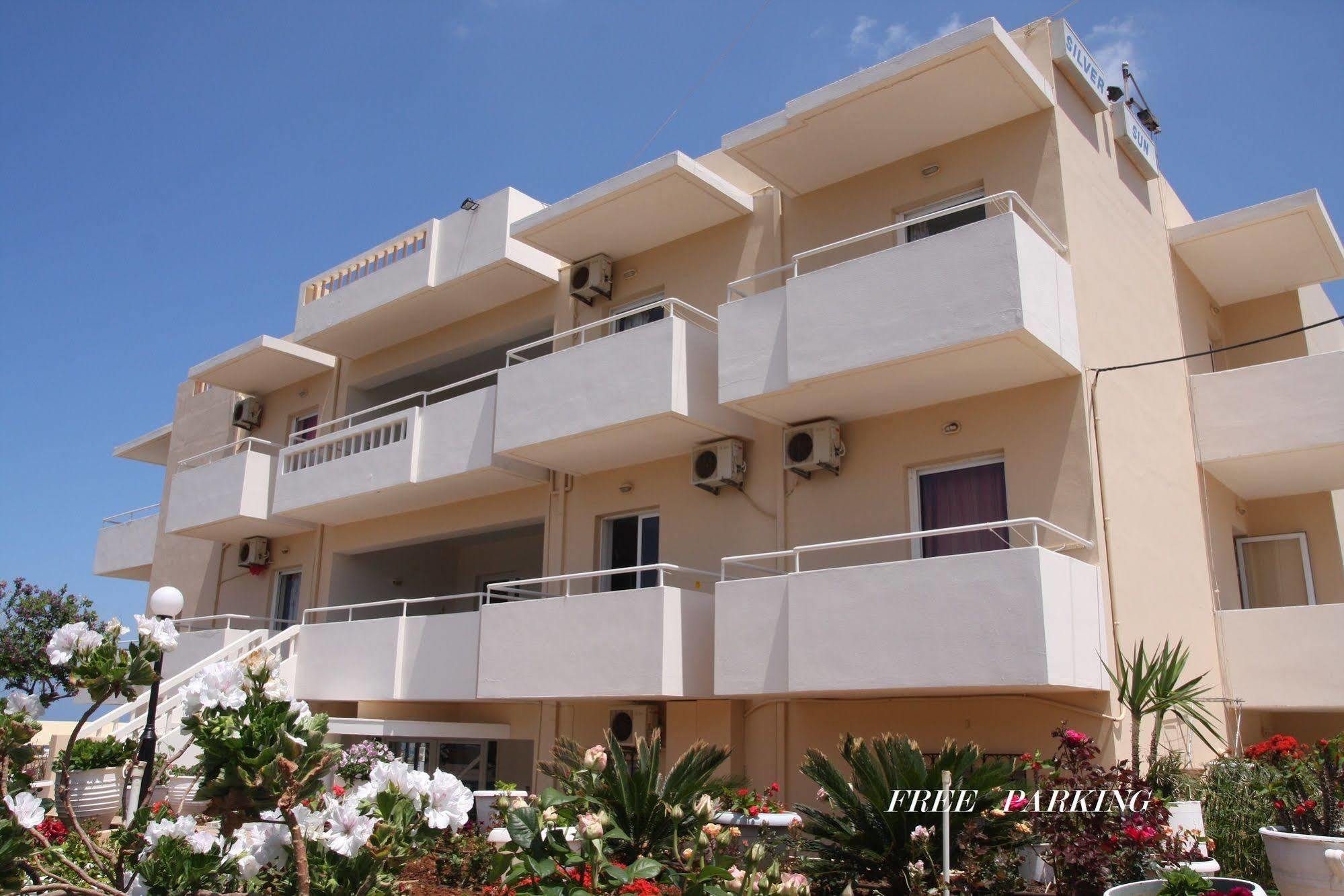 Silver Sun Studios & Apartments Малиа Екстериор снимка